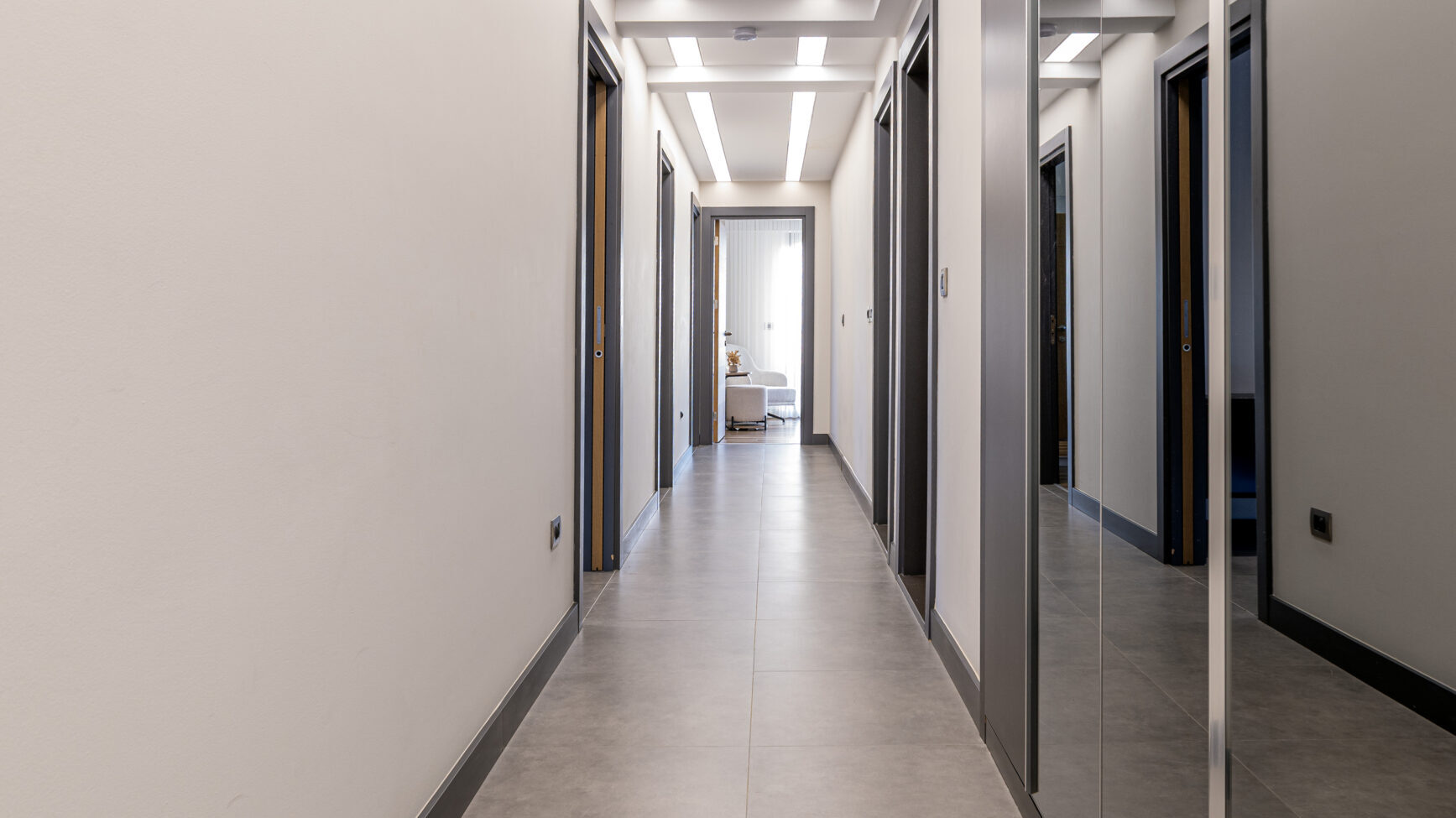 072A0875 Scaled 1735x975