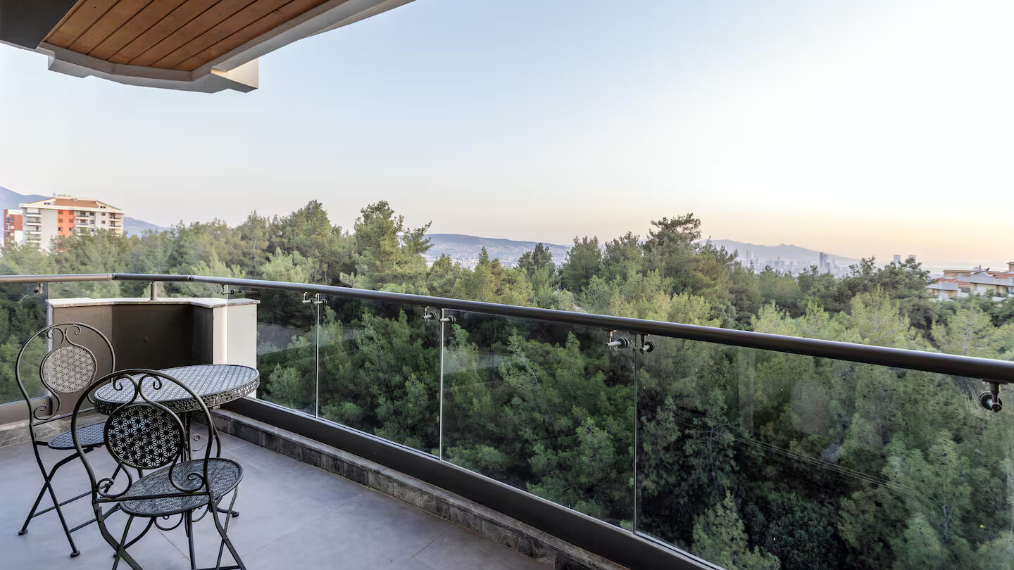 Bf738340 A84c 4364 8f45 Ae8038ab10b4.jpeg 1440x810